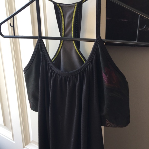 Lululemon built in bra tank top - Picture 1 of 4